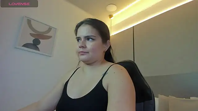 Snapshot of ayla13_ chatting on June 15, 2026, 3:25 pm ayla13 online show from June 15, 2026, 3:25 pm