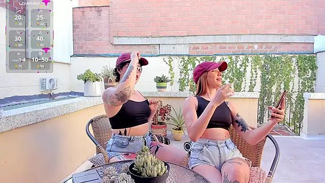 Snapshot of Lauren-Rosse chatting on May 9, 2026, 9:42 pm Lauren-Rosse online show from May 9, 2026, 9:42 pm