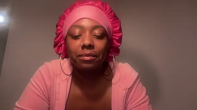 ChocolateCakeQueen online show from December 18, 2025, 2:39 am