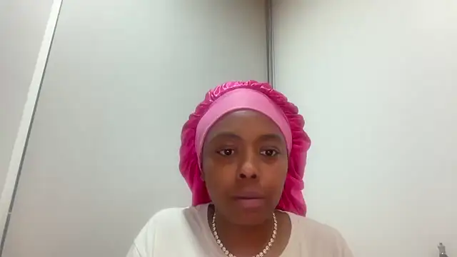 Snapshot of ChocolateCakeQueen chatting on February 10, 2026, 12:26 am ChocolateCakeQueen online show from February 10, 2026, 12:26 am