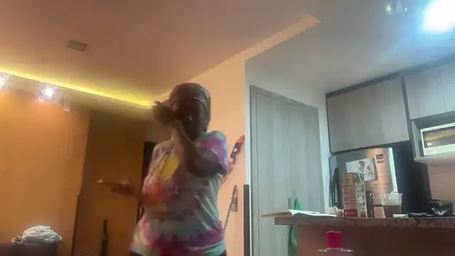 Snapshot of ChocolateCakeQueen chatting on February 13, 2026, 11:34 pm ChocolateCakeQueen online show from February 13, 2026, 11:34 pm