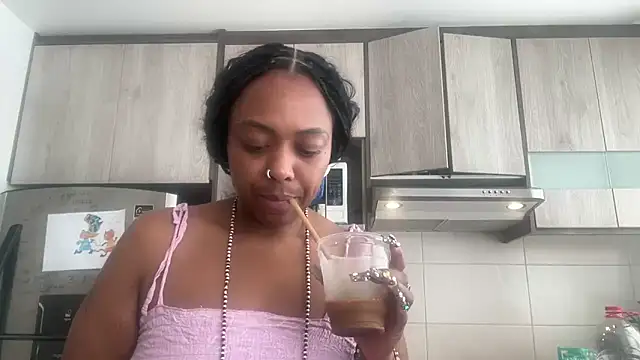 Snapshot of ChocolateCakeQueen chatting on March 1, 2026, 3:47 pm ChocolateCakeQueen online show from March 1, 2026, 3:47 pm