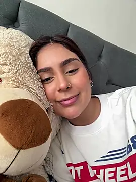 HazzelGray online show from February 27, 2025, 3:26 pm