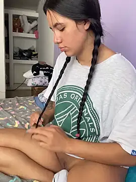 hannahb-e online show from February 7, 2025, 7:38 pm