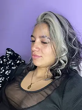 hannahb-e online show from March 8, 2025, 12:11 am