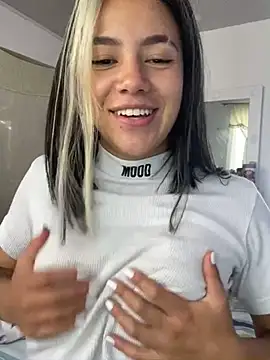 hannahb-e online show from March 13, 2025, 9:26 pm