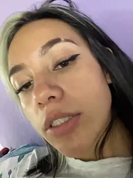 hannahb-e online show from March 19, 2025, 8:54 pm