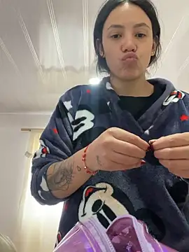 hannahb-e online show from October 14, 2025, 6:09 pm