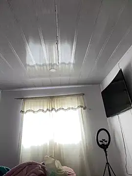 Snapshot of hannahb-e chatting on March 10, 2026, 3:28 pm hannahb-e online show from March 10, 2026, 3:28 pm