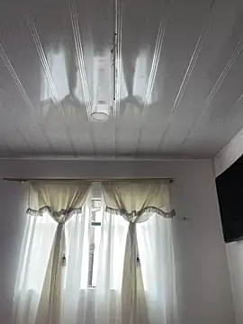 Snapshot of hannahb-e chatting on March 12, 2026, 4:13 pm hannahb-e online show from March 12, 2026, 4:13 pm