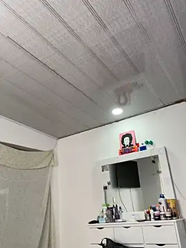 Snapshot of hannahb-e chatting on March 17, 2026, 6:11 pm hannahb-e online show from March 17, 2026, 6:11 pm