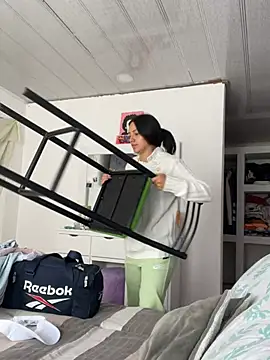 Snapshot of hannahb-e chatting on March 25, 2026, 3:40 pm hannahb-e online show from March 25, 2026, 3:40 pm