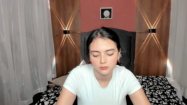 Snapshot of Sarah_angell chatting on January 26, 2025, 12:05 am Sarah angell online show from January 26, 2025, 12:05 am