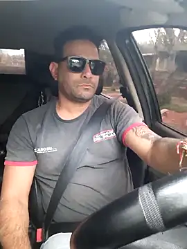 hecwil8 online show from October 6, 2025, 5:10 pm