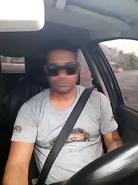 hecwil8 online show from October 17, 2025, 11:24 am