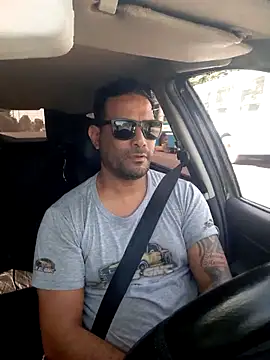 hecwil8 online show from November 19, 2025, 12:05 pm