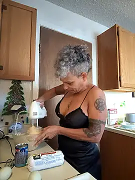 CeceilaMoon online show from January 10, 2026, 4:53 pm