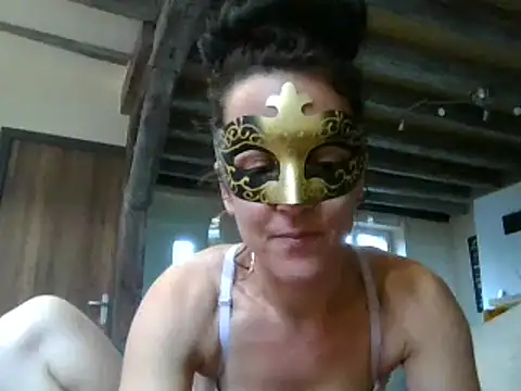 Masquegirlmysterious online show from November 19, 2025, 12:38 pm