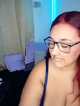 Isabella Du online show from November 12, 2025, 11:10 am