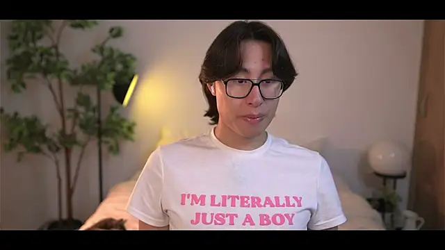 SrLuis18 online show from November 5, 2025, 4:23 am