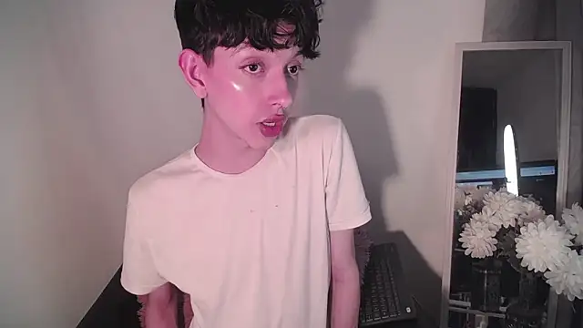 Snapshot of lyamthommpson chatting on February 8, 2025, 7:15 am lyamthommpson online show from February 8, 2025, 7:15 am