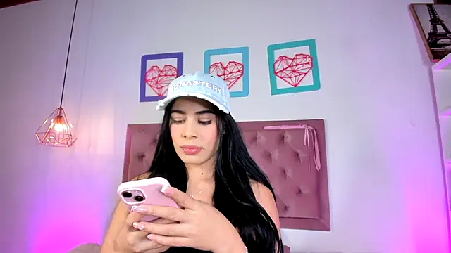 Snapshot of susan_zc chatting on January 4, 2025, 7:44 pm susan zc online show from January 4, 2025, 7:44 pm