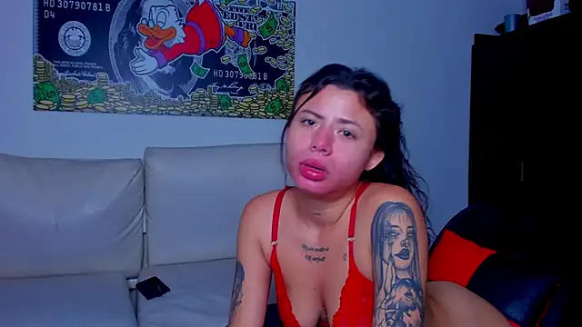 sweethot    online show from February 25, 2025, 7:47 pm