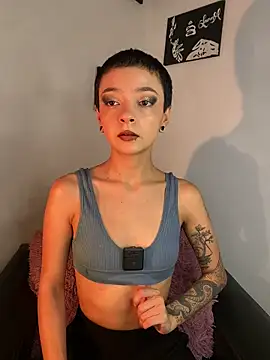 lisathommpson online show from January 20, 2025, 11:21 pm