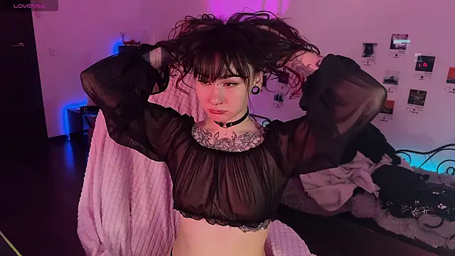 deadlysweet online show from March 3, 2026, 4:18 am