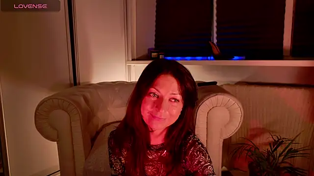 Your Little Milf online show from April 7, 2026, 10:31 pm