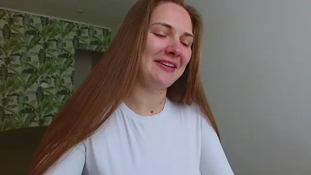 Snapshot of Olivia_shine chatting on May 15, 2026, 4:19 am Olivia shine online show from May 15, 2026, 4:19 am