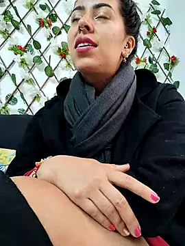 Snapshot of Emily_Wane chatting on October 17, 2025, 5:37 pm Emily Wane online show from October 17, 2025, 5:37 pm