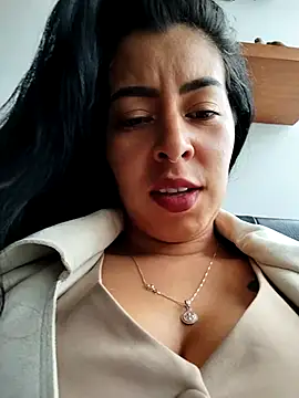 Snapshot of Emily_Wane chatting on October 18, 2025, 4:41 pm Emily Wane online show from October 18, 2025, 4:41 pm