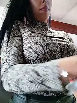 Snapshot of Emily_Wane chatting on November 2, 2025, 6:43 pm Emily Wane online show from November 2, 2025, 6:43 pm