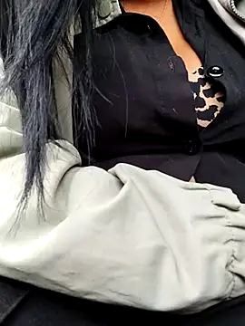 Snapshot of Emily_Wane chatting on November 27, 2025, 9:06 pm Emily Wane online show from November 27, 2025, 9:06 pm