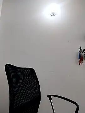 Snapshot of Emily_Wane chatting on January 5, 2026, 5:27 pm Emily Wane online show from January 5, 2026, 5:27 pm