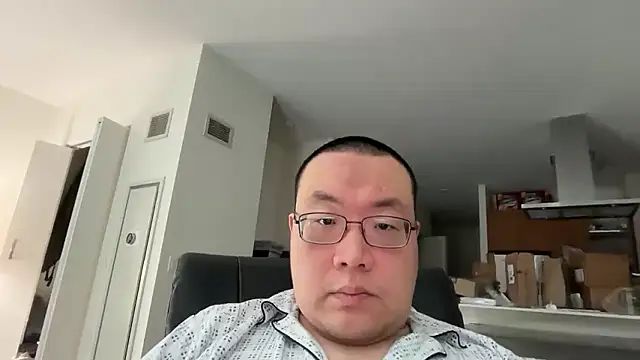 slaveasianboy online show from December 17, 2025, 4:35 pm