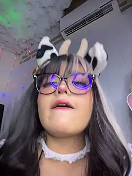 CharlotteMillers online show from March 5, 2026, 2:18 am