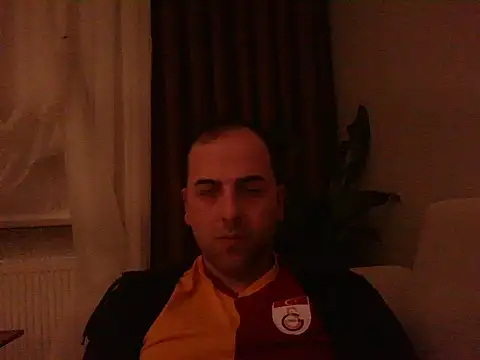 Snapshot of Yldrmm_9553 chatting on May 1, 2026, 9:19 pm Yldrmm 9553 online show from May 1, 2026, 9:19 pm