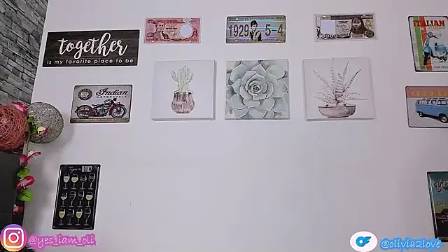 olivia22love online show from September 15, 2025, 1:00 pm