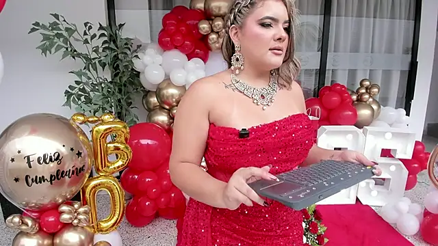 EVELIN MASON online show from December 1, 2025, 6:13 pm