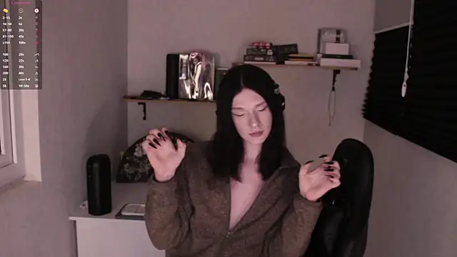 carthylovvve online show from February 3, 2025, 6:39 pm