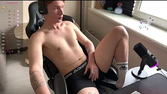 carthylovvve online show from May 14, 2026, 10:22 am