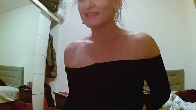 Snapshot of Sexyycattt chatting on January 17, 2025, 1:04 am Sexyycattt online show from January 17, 2025, 1:04 am