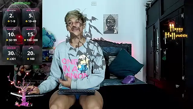 Liamscott  online show from October 22, 2025, 7:02 pm