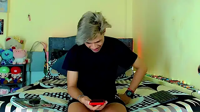 Snapshot of Liamscott_ chatting on April 23, 2026, 10:34 pm Liamscott online show from April 23, 2026, 10:34 pm