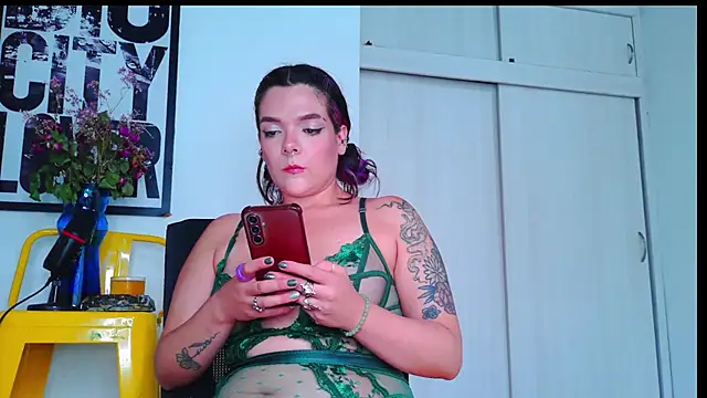 purple em69 online show from April 5, 2026, 9:01 pm