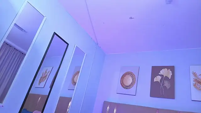 sarah cruzz  online show from November 30, 2025, 1:09 am