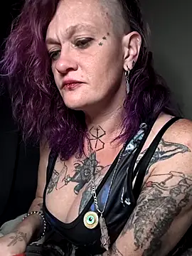 renegade vyxxen online show from February 12, 2026, 10:43 am