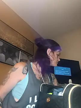 renegade vyxxen online show from April 22, 2026, 6:27 am